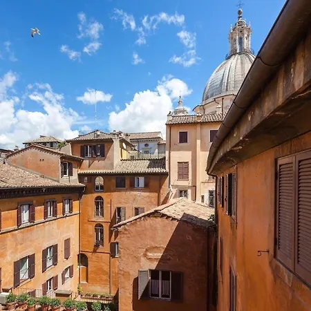 Via Del Teatro Pace ローマ
